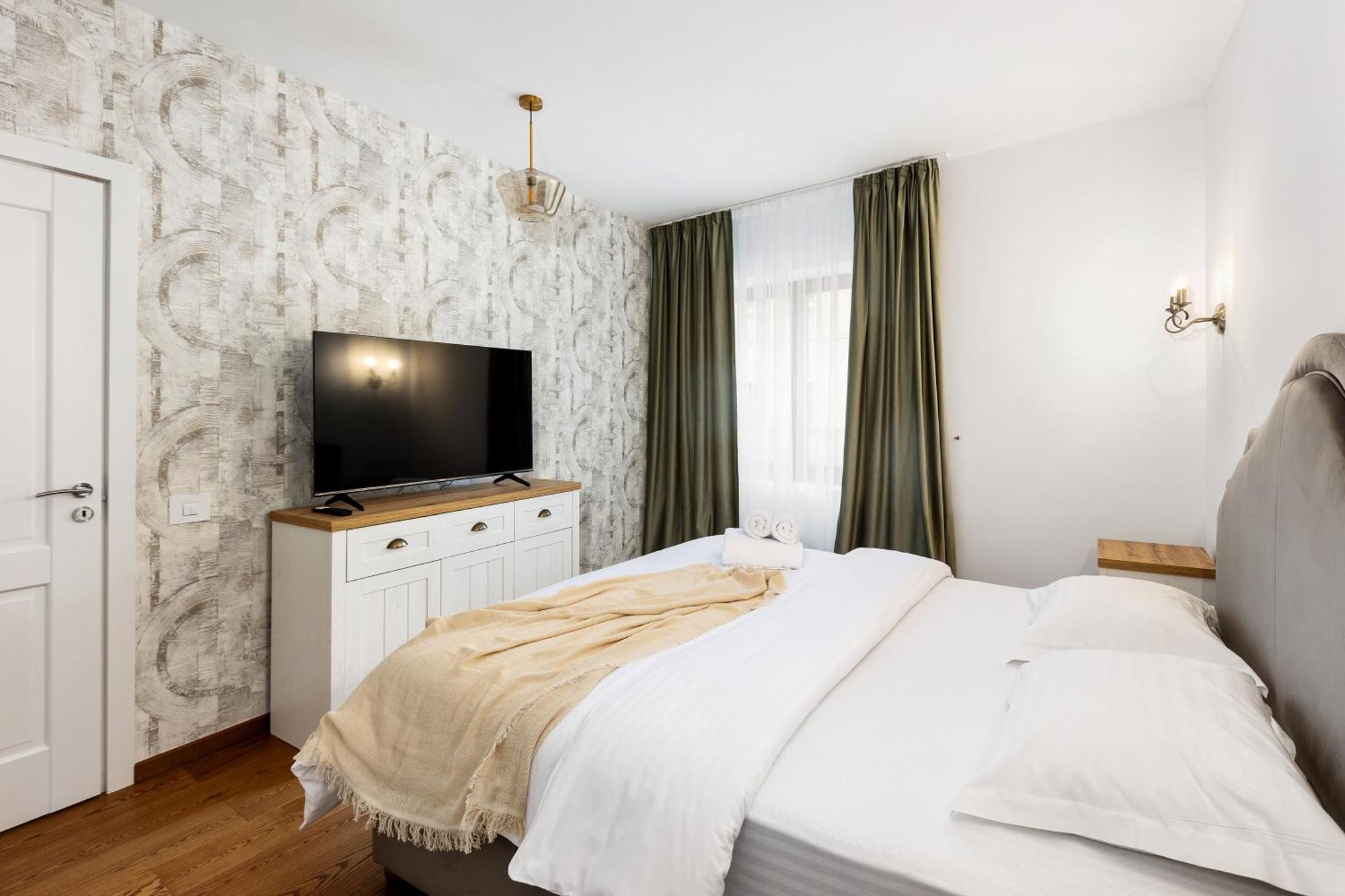 Peak Aparthotel - Old Town - By Cityhost 布拉索夫 外观 照片