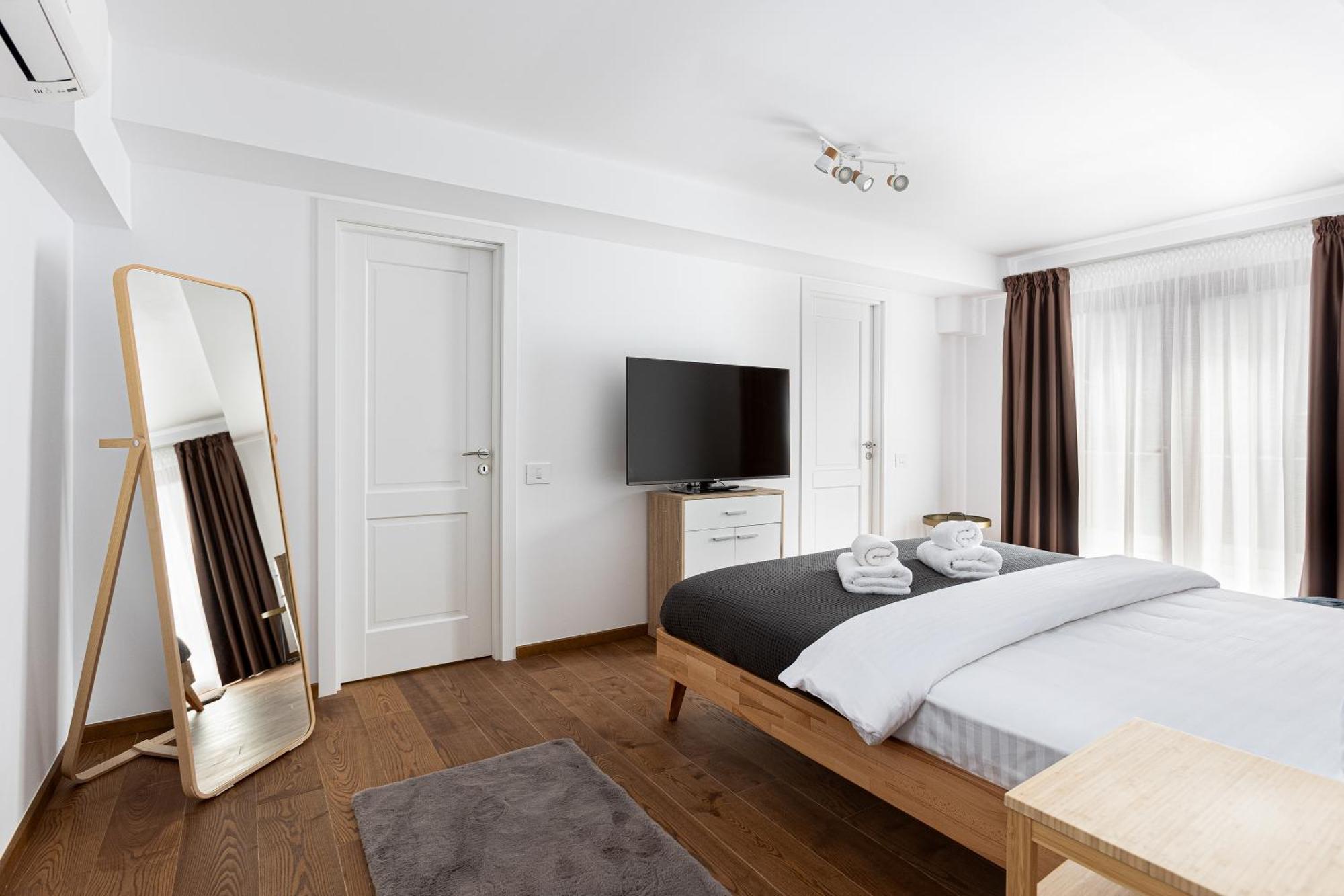 Peak Aparthotel - Old Town - By Cityhost 布拉索夫 外观 照片