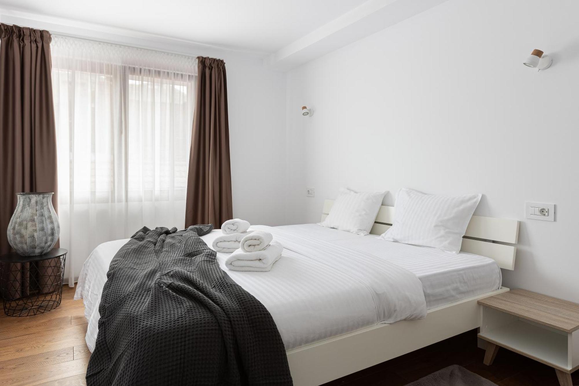Peak Aparthotel - Old Town - By Cityhost 布拉索夫 外观 照片