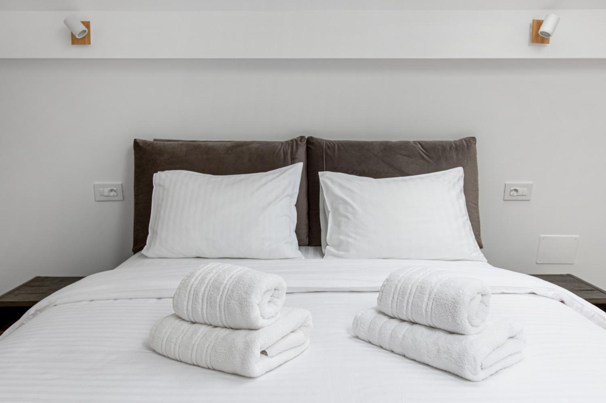 Peak Aparthotel - Old Town - By Cityhost 布拉索夫 外观 照片